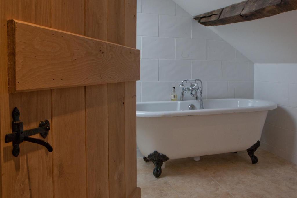 The Cavendish Arms Hotel Cartmel Room photo